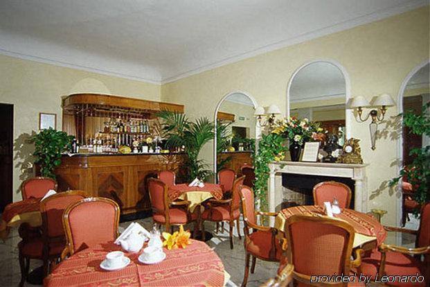 فلورنس Hotel Goldoni المطعم الصورة