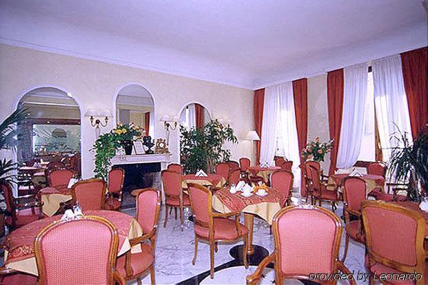 فلورنس Hotel Goldoni المطعم الصورة